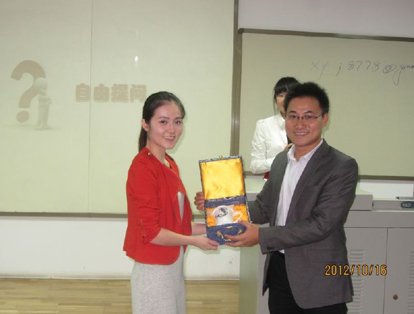 Bwin体育大学生职业生涯规划系列讲座之 求职及职场经验分享 2(1).JPG